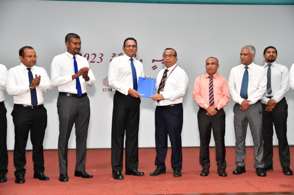 ރިޔާސީ އިންތިހާބުގައި ވާދަކުރެއްވުމަށް ނާޒިމް ފޯމް ހުށަހަޅުއްވައިފި