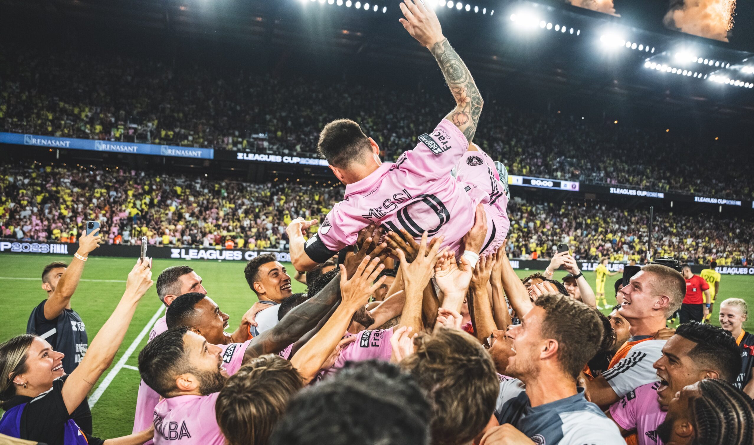 ލީގު ކަޕާއި އެކު އެންމެ ގިނަ ތަށި ހޯދި ކުޅުންތެރިޔާގެ މަގާމު މެސީއަށް