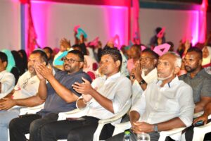 އައްޑޫގައި ބޭއްވި ޑރ.މުއިއްޒުގެ ފޯރިގަދަ ކެމްޕޭން ޖަލްސާ