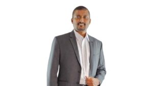 އައްޑޫ ސިޓީގެ މޭޔަރުކަމަށް ޕީއެންސީގެ ޕްރައިމަރީގައި ވާދަކުރުމަށް ފޯމު ހުށަހަޅި ފުރަތަމަ ކެނޑިޑޭޓަކަށް ޑރ. އަދީލް