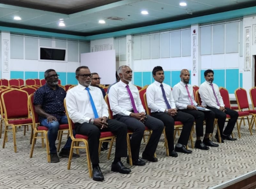 ޔާމީންގެ ނިންމުމަކީ އިންތިޚާބު ބޮއިކޮޓްކުރުން، މުއިއްޒު ފޯމު ހުށަހަޅުއްވައިފި