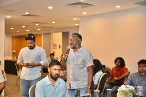 ކޯވިޑްގައި ބަލިމީހުން އުފުލަން އަނބިދަރީން ނެފުނި ޓެކްސީކުރި ޑްރައިވަރުންނަށް އަންގިއެއްވެސް ދިއްކޮށްނުލި!