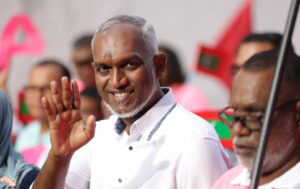 މޫސުން ގޯސްވުމުގެ ސަބަބުން މުއިއްޒު، ރައްޔިތުންނާ ބައްދަލުކުރުން މާދަމާރެއަށް