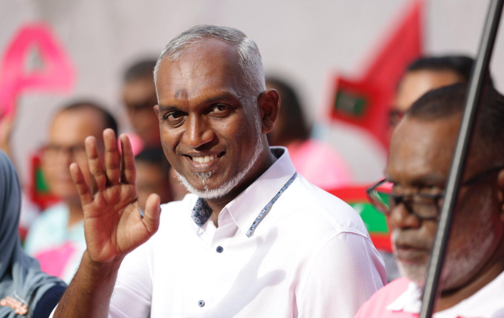 މޫސުން ގޯސްވުމުގެ ސަބަބުން މުއިއްޒު، ރައްޔިތުންނާ ބައްދަލުކުރުން މާދަމާރެއަށް