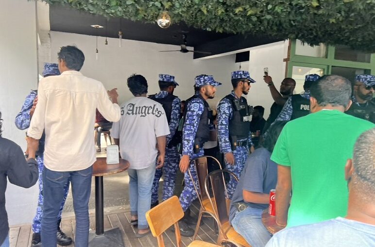 ސަލާމަތީ ކަންކަން ވަރުގަދަކޮށް، ބަލާ ފާސްކުރަން ފުލުހުން މަގުތަކަށް ނިކުމެއްޖެ!