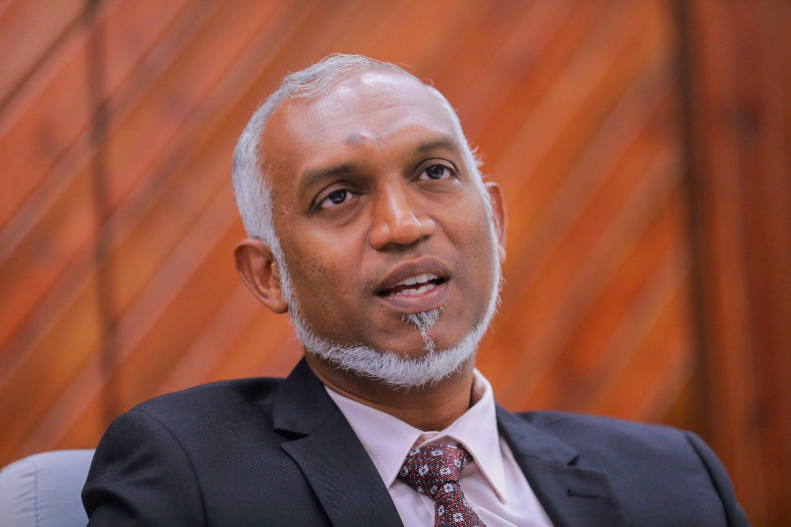 ގެއަށްގޮސް އަޅުގަނޑު ނިދާލަން ބޭނުންވަނީ އެއްވެސް މީހެއްގެ ހައްގަކަށް އަރައިނުގަންނަކަމުގެ ހިތްހަމަޖެހުމާއެކު: މުޢިއްޒު