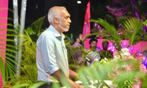 ރައީސް ޞާލިހު ފަހަތަށް ޖައްސާލައި، މުއިއްޒު ތަފާތު ބޮޑުކުރަނީ!