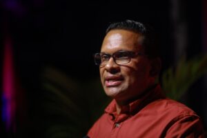 ފައިސާއާއި، ނުފޫޒަށް ބެލުމެއްނެތި ރައްޔިތުން ދެއްކީ ސާބިތުކަން، މިވެރިކަން ބަދަލުކުރާނަން: ނާޒިމް