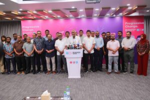 އިންތިޚާބީ ރައީސް ޑރ. މުއިއްޒު މާދަމާރޭ ރައްޔިތުންނާއި ބައްދަލު ކުރައްވަނީ