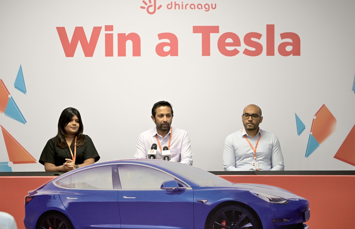 ޓެސްލާ ކާރެއް ލިބޭ ޕްރޮމޯޝަނެއް ދިރާގުން ކުރިޔަށް ގެންދަނީ