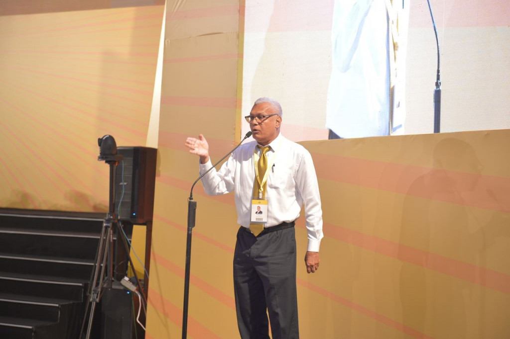 ޝަރީފް އެމްޑީޕީން ވަކިވެވަޑައިގެންފި