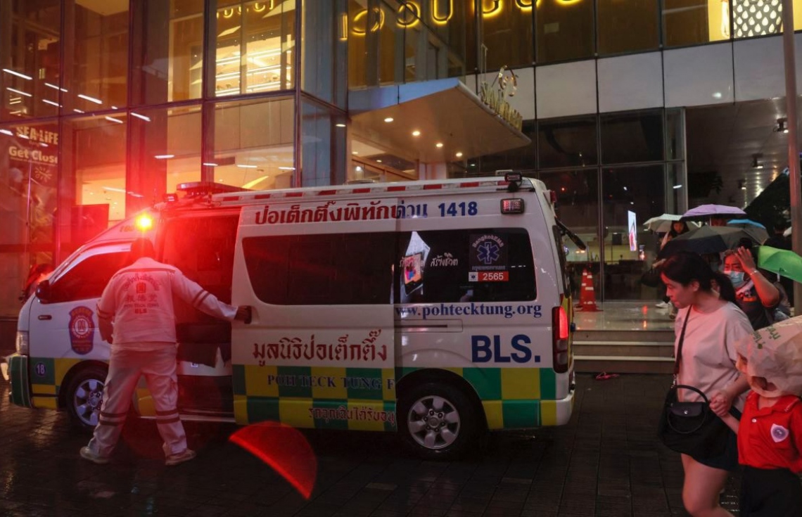 ތައިލެންޑުގެ މޯލްއެއްގައި ދިން ބަޑީގެ ހަމަލާގައި ދިވެއްސަކަށް އަނިޔާވިތޯ ބަލަނީ