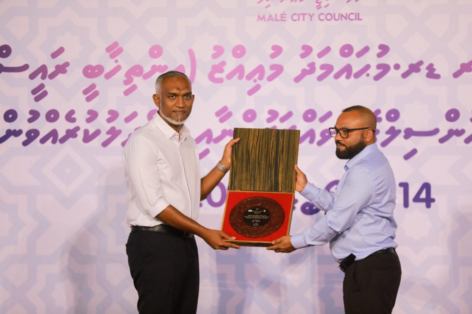 ހުރިހާކަމެއް މާލެއަށް ނުވީ ސަރުކާރުން އެއްބާރުލުން ނުދިނީމަ، އައު ސަރުކާރުގައި ހުރިހާކަމެއް ފުރިހަމަކޮށްދޭނަން: މުޢިއްޒު