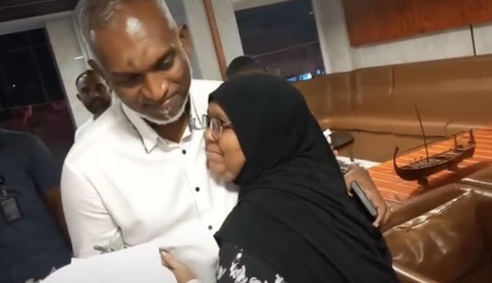 މުއިއްޒުއަށް ލޯތްބާއި އިހުތިރާމާއިކު މަންމަގެ މަރުޚަބާ!