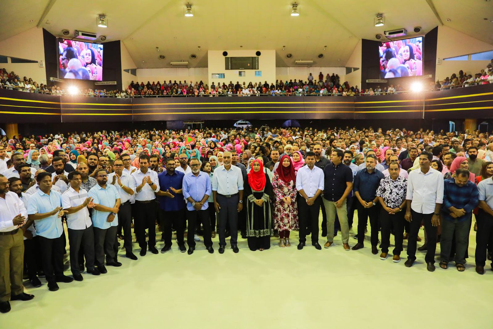 މުއިއްޒު އެދުނީ ވަޒީފާތަކުން މީހުން ވަކިކުރަން ނޭދުމަށް!