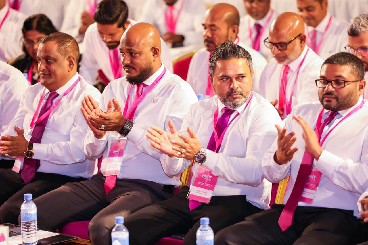 ބާރަށު ދާއިރާގެ ރައްޔިތުން އެދެނީ ޝުޖާ އެދާއިރާ ތަމްސީލްކޮށްދެއްވައި ތަރައްޤީ އިޔާދަކޮށްދޭން!