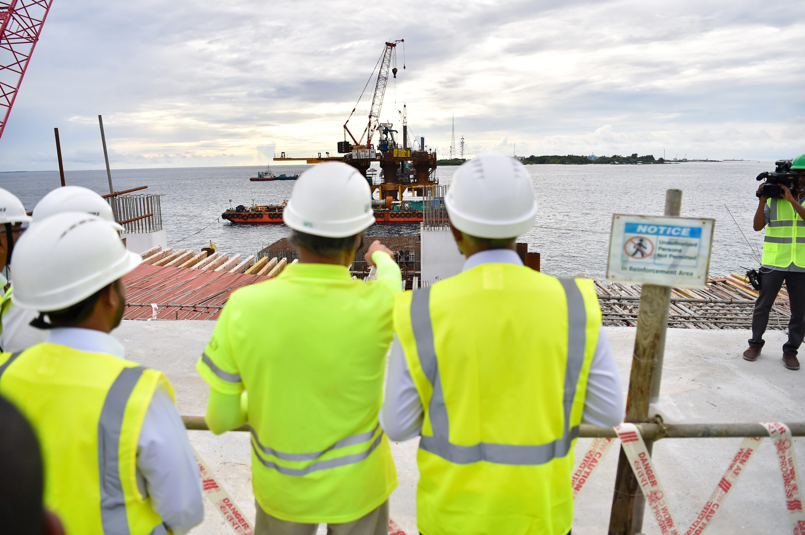 ބްރިޖު މަސައްކަތަށް އެފްކޮންސް ފުރަތަމަ ތައްޔާރު ނުވޭ: މުއްތޮލިބް