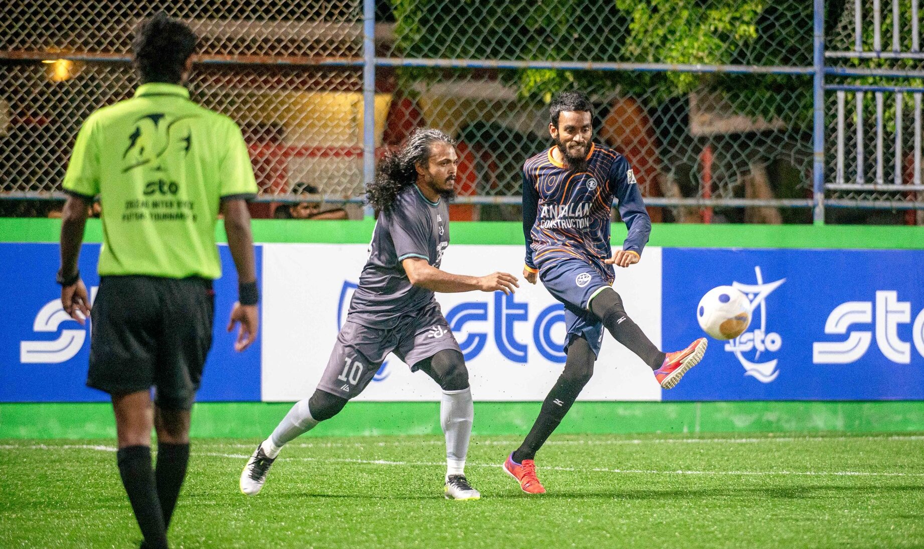 ކޭސީސީއާރުސީ ކޮޅަށް ދިރާގުން ލަނޑު ގޯންޏެއް