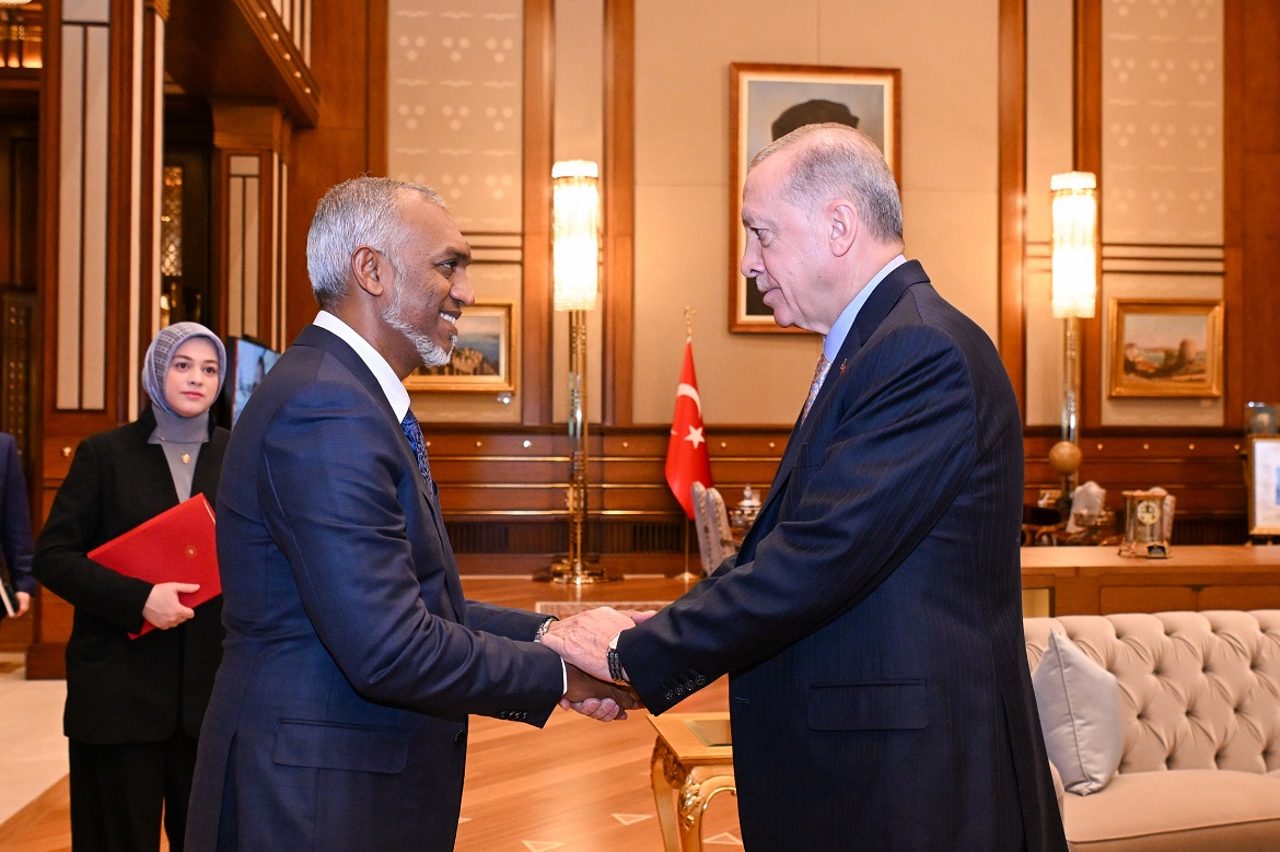 ރައީސް ޑރ. މުޢިއްޒު ތުރުކީވިލާތުގެ ރައީސް އުރްދުޣާންއާ ބައްދަލުކުރެއްވުން