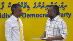 އެމްޑީޕީގެ ޓިކެޓުގައި މާލޭގެ މޭޔަރު ކަމަށް ވާދަކުރައްވާނީ އާޒިމް