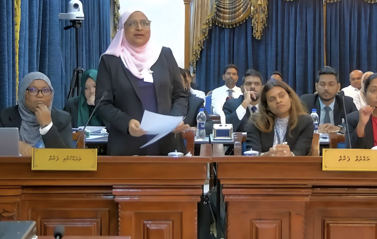 ޕީޕީއެމްގެ ވަކީލް އާޒިމާ އެދުނީ އީވާ ވަޑައިނުގަތަސް އިތުބާރުނެތްކަމުގެ މައްސަލަ ކުރިއަށް ގެންދަން