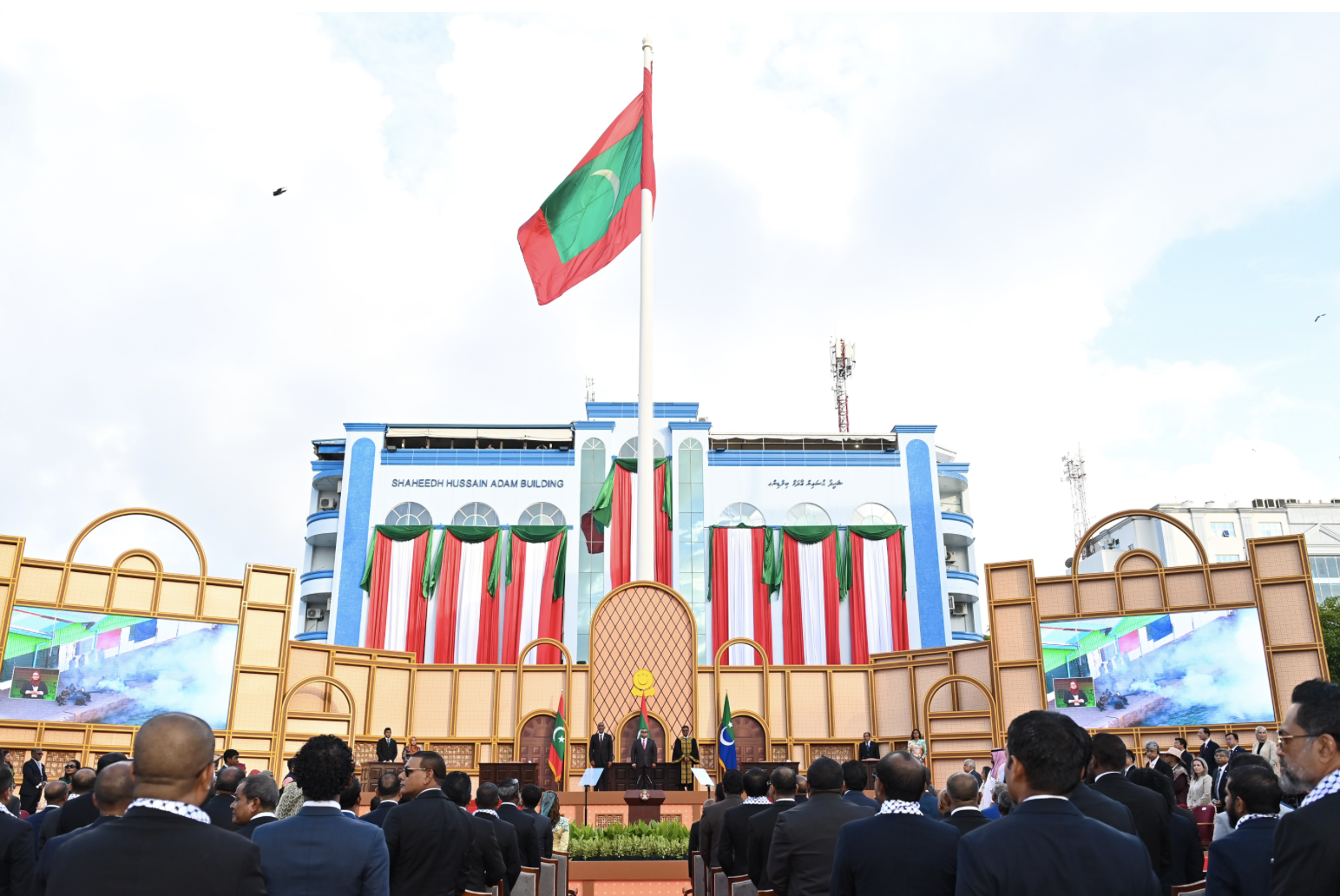 ސަރުކާރުގެ މުއައްސަސާތަކުގައި ދިވެހި ޤައުމީ ދިދަ 24 ގަޑިއިރު ނަގައިފައި ބަހައްޓާ ގޮތަށް ރައީސް ހަމަޖައްސަވައިފި