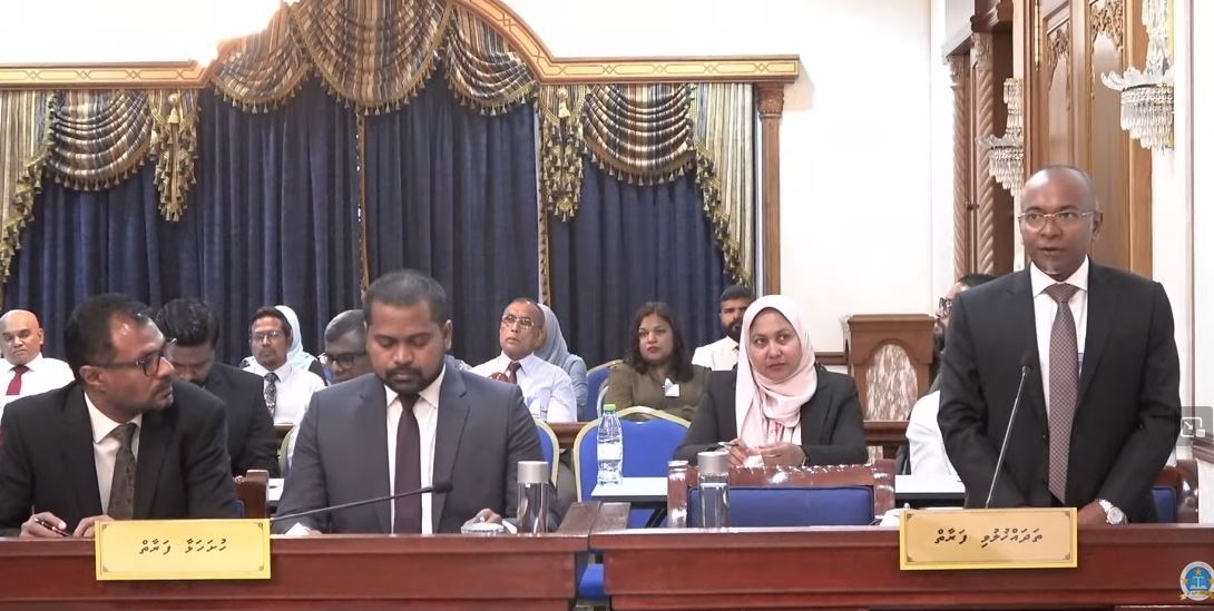 މަޖިލިހުގެ ރައީސާއި ނާއިބު ރައީސަށް ލިބިގެންވަނީ ޚާއްސަ ބާރުތަކެއް: ހަސަން