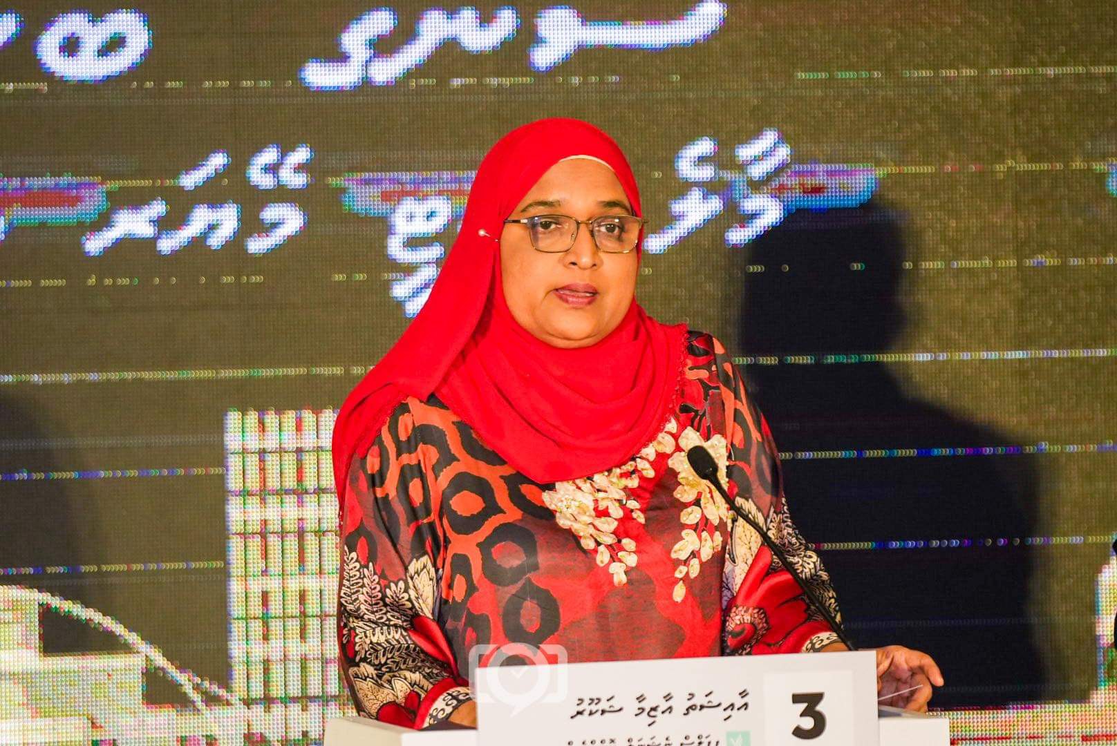 މާލޭގެ މައްސަލަތައް ހައްލު ކުރެވޭނީ ސަރުކާރާއެކީ އަންނަ މޭޔަރަަކަށް: އާޒިމާ