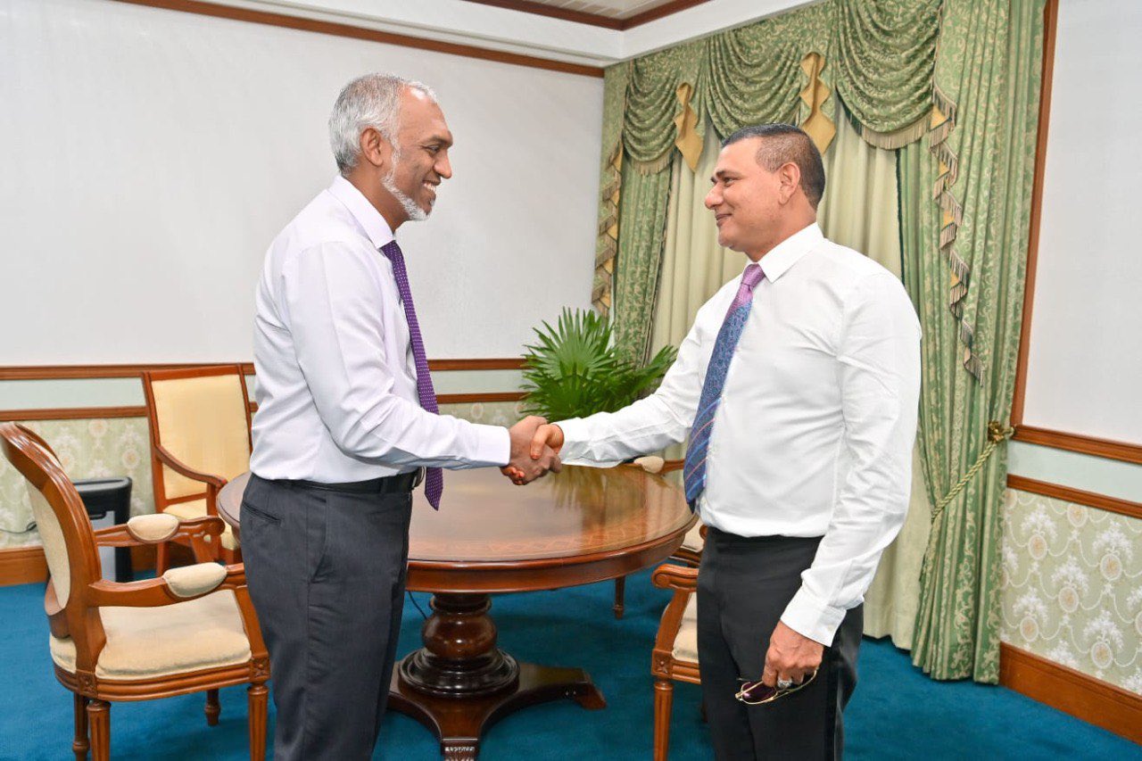 ސިޔާމްއާއި މުއިއްޒު ބައްދަލު ކުރައްވައިފި