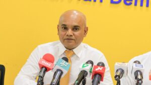 ރައީސް އަޒުލްކުރަން، މިދައުރުގައި، "އެންމެ ރަގަޅު ވަގުތުގައި" މަޖިލީހަށް ހުށަހަޅާނަން: ބިގޭ