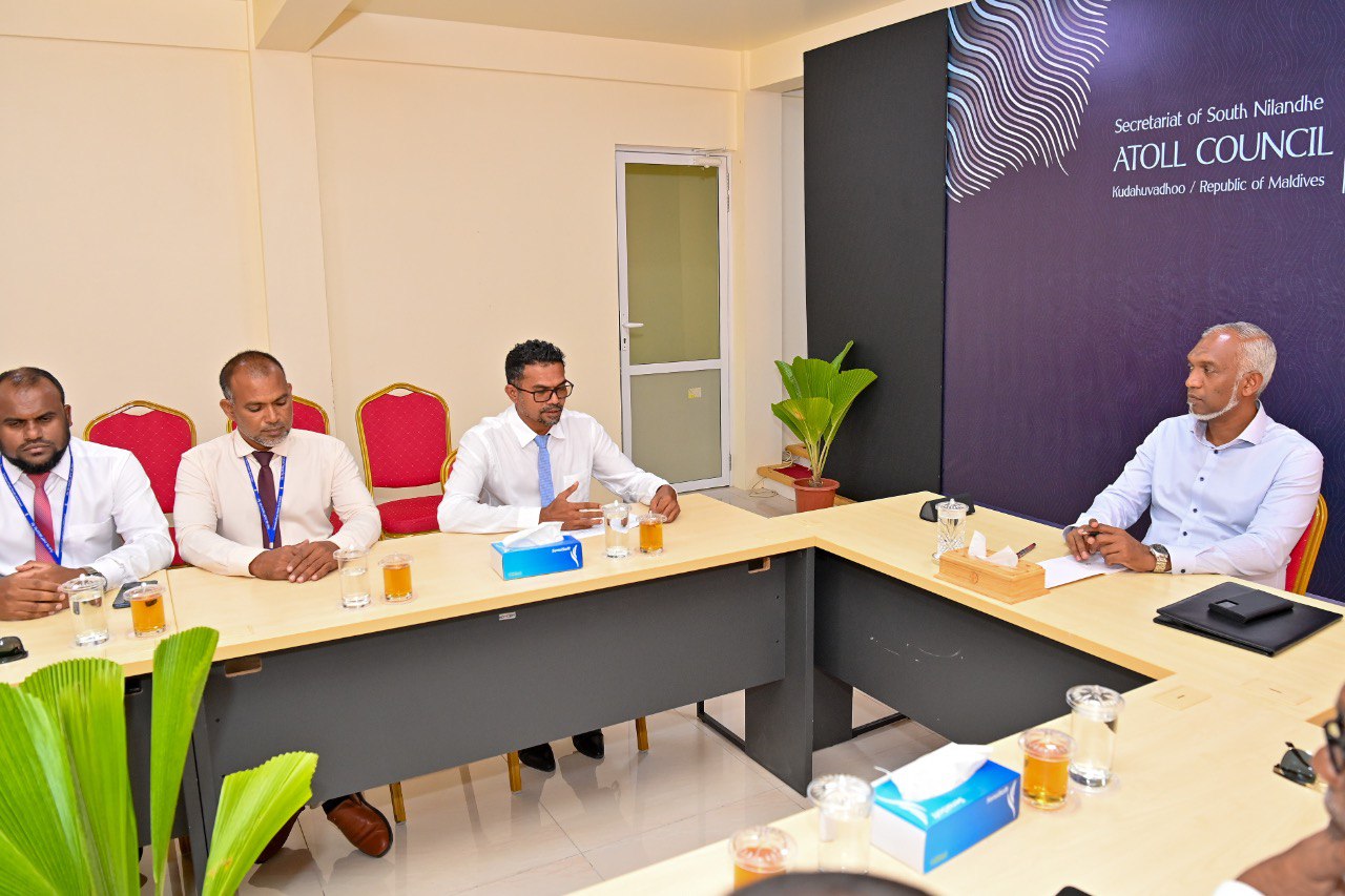 މާލެ ނުގޮސް ޕާސްޕޯޓާއި އައިޑީ ކާޑް ނެގޭނެ ގޮތް ހަދަން ދ. އަތޮޅު ކައުންސިލުން އެދިއްޖެ