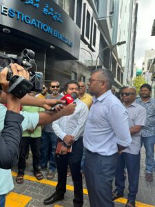 ފައްޔާޒު ޕޮލިހަށް ހާޒިރު ކޮށްފި