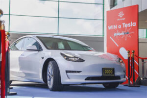 ދިރާގުގެ ޓެސްލާ ކާރު ލިބޭ ނަސީބުވެރިޔާ ހޮވައިފި