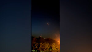 އިސްރާއީލުން އީރާނަށް ހަމަލާ ދޭން ފަށައިފި