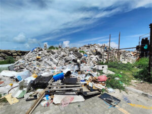 އިންޑަސްޓްރިއަލް ވިލެޖަށް ގަވާއިދާއި ޚިލާފަށް ކުނިއަޅާ މީހުންނާމެދު ފިޔަވަޅު އަޅާނީ