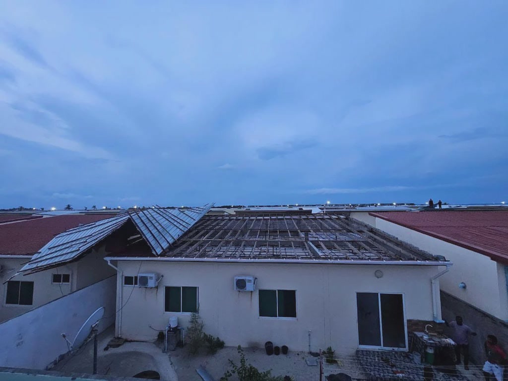 ވިއްސާރާގައި ދިއްދޫގެ 6 ގެއެއްގެ ފުރާޅު އެއްލާލައިފި