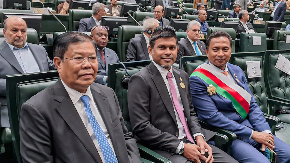 އީރާނުގެ އިންތިޚާބީ ރައީސް ހުވައިކުރުމުގެ ރަސްމިއްޔާތުގައި ނައިބު ރައީސް ބައިވެރިވެވަޑައިގެންފި