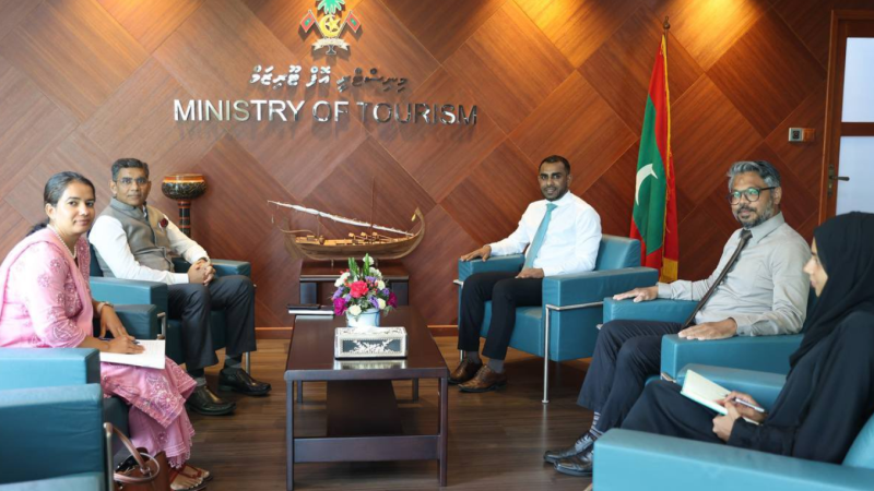 އިންޑިއާ ސަފީރާ ފައިސަލް ބައްދަލުކުރައްވައިފި