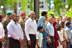 މިނިވަން ދުވަހުގެ ޕެރޭޑާއި ޤައުމީ ކެޑޭޓް ކޯގެ ޕެރޭޑާ ރޫޓް މާޗް ރައީސްގެ ދެކަނބަލުން ބައްލަވާލައްވައިފި