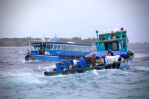 މާލެއިން އައްޑޫއަށް ވައިޓް އެލާޓް: ވައިގަދަވެ ގަޑިއަކު 45 މޭލަށް ވައި ޖެހޭނެ