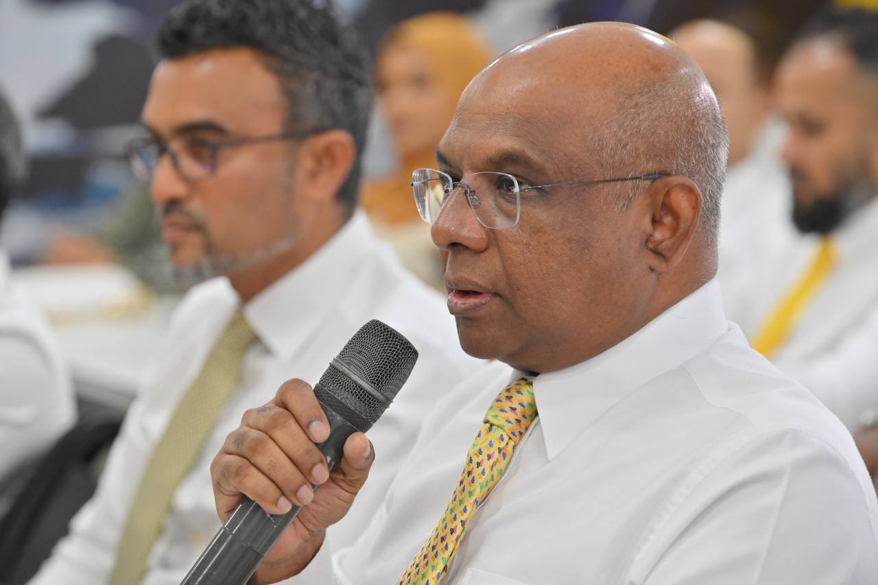 ރާއްޖެއާއި އިނގިރޭސިވިލާތާ ދެމެދު މަހުގެ ޑިއުޓީ ކަނޑާލުމުގެ މަޝްވަރާ ހުއްޓިފައިވާތީ ޝާހިދު ކަންބޮޑުވުން ފާޅުކުރައްވައިފި