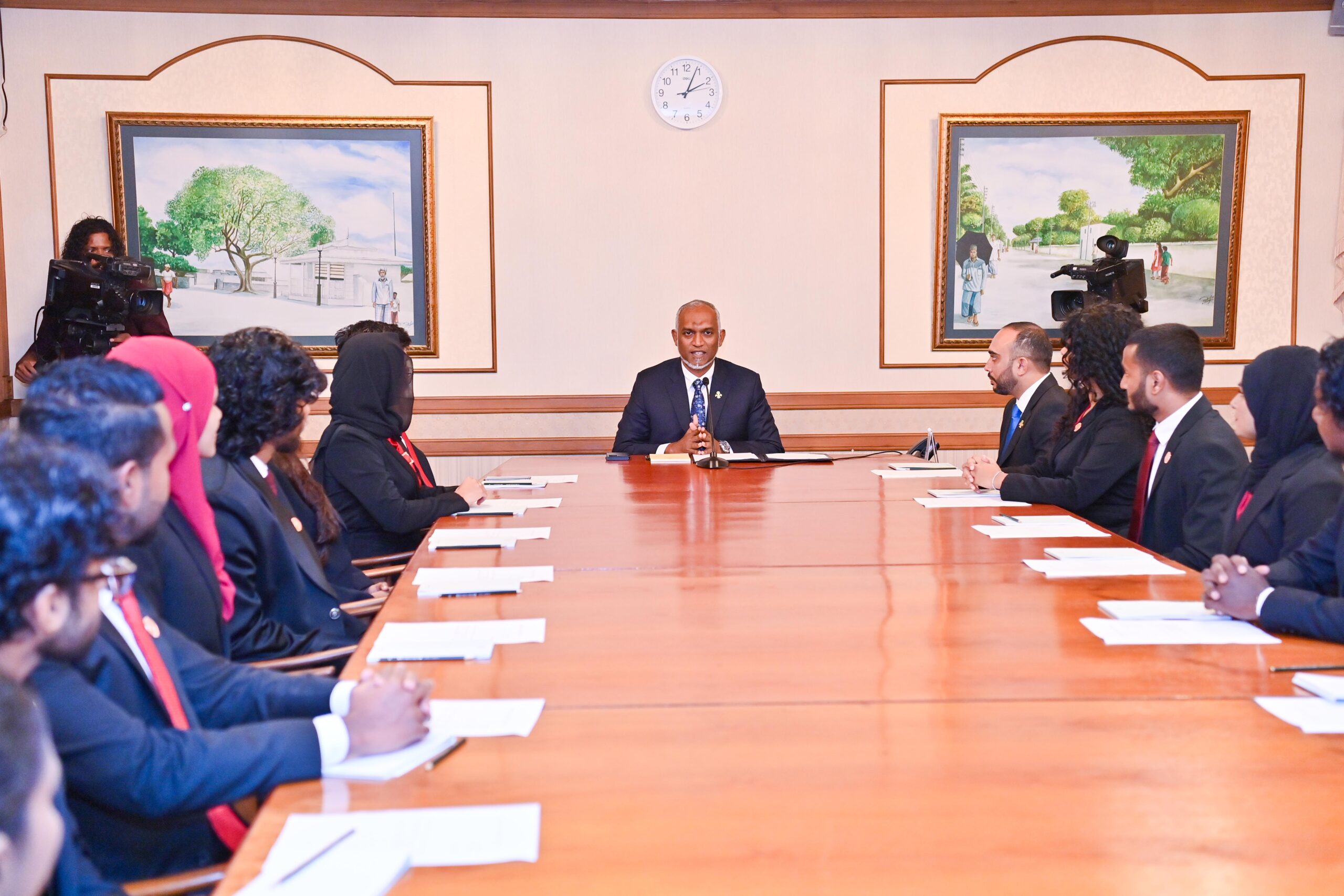 ދިވެހި ޒުވާނުންގެ ޤައުމީ ލަފާދޭ ކޮމިޓީގެ ފުރަތަމަ ބައްދަލުވުމުގައި ރައީސް ބައިވެރިވެވަޑައިގެންފި