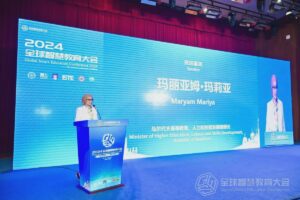 ޑިޖިޓަލް ވަސީލަތްތަކަށް ދޭ ސަމާލުކަމާ އެއްވަރަށް ކުދިންގެ އަޚްލާގު ބިނާކުރުމަށް އިސްކަންދޭން ޖެހޭނެ: މާރިޔާ