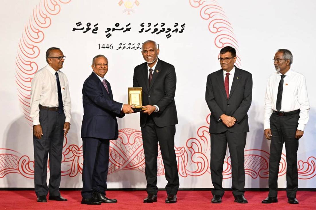 ދިވެހި ޤައުމިއްޔަތަށް ޚިދުމަތް ކުރުމުގެ އެންމެ މަތިވެރި ޝަރަފު، މަރްޙޫމް ޙުސައިން ޞަލާޙުއްދީންގެ ހަނދާނަށް އަރުވައިފި