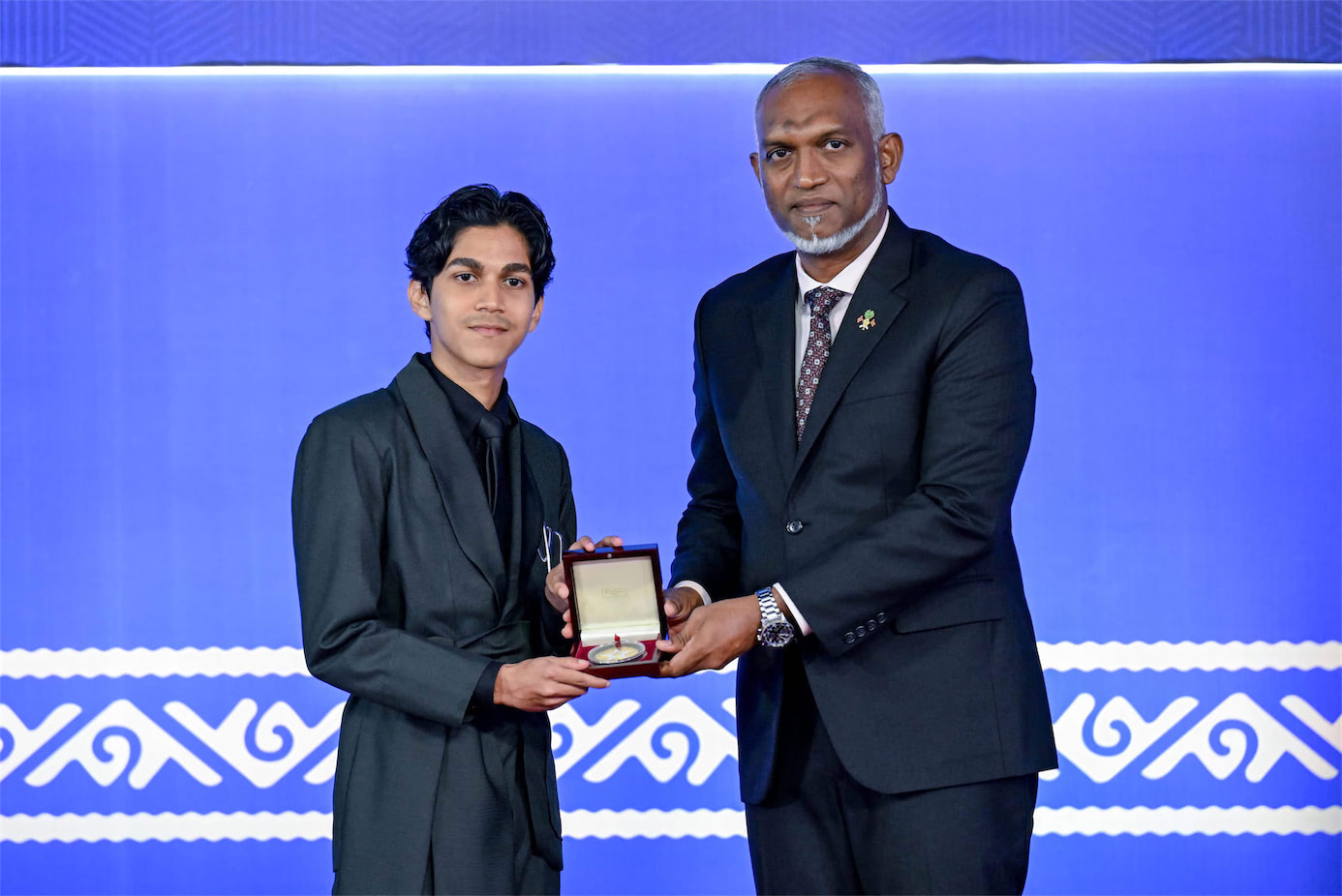 މަތީ ދަރަޖަ ހޯދާ ފަރާތްތަކަށް ރައީސުލްޖުމްހޫރިއްޔާ ދެއްވާ ޚާއްޞަ އިނާމަށް ފޯމު ހުށަހެޅުމުގެ މުއްދަތު، އަންނަ ހޯމަ ދުވަހު ހަމަވާނެ