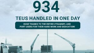 މާލޭގެ ވިޔަފާރި ބަނދަރުން އެއް ދުވަސް ތެރޭ 934 ޓީއީޔޫ (ކޮންޓެއިނަރު) ހޭންޑްލްކޮށް، އާރެކޯޑެއް