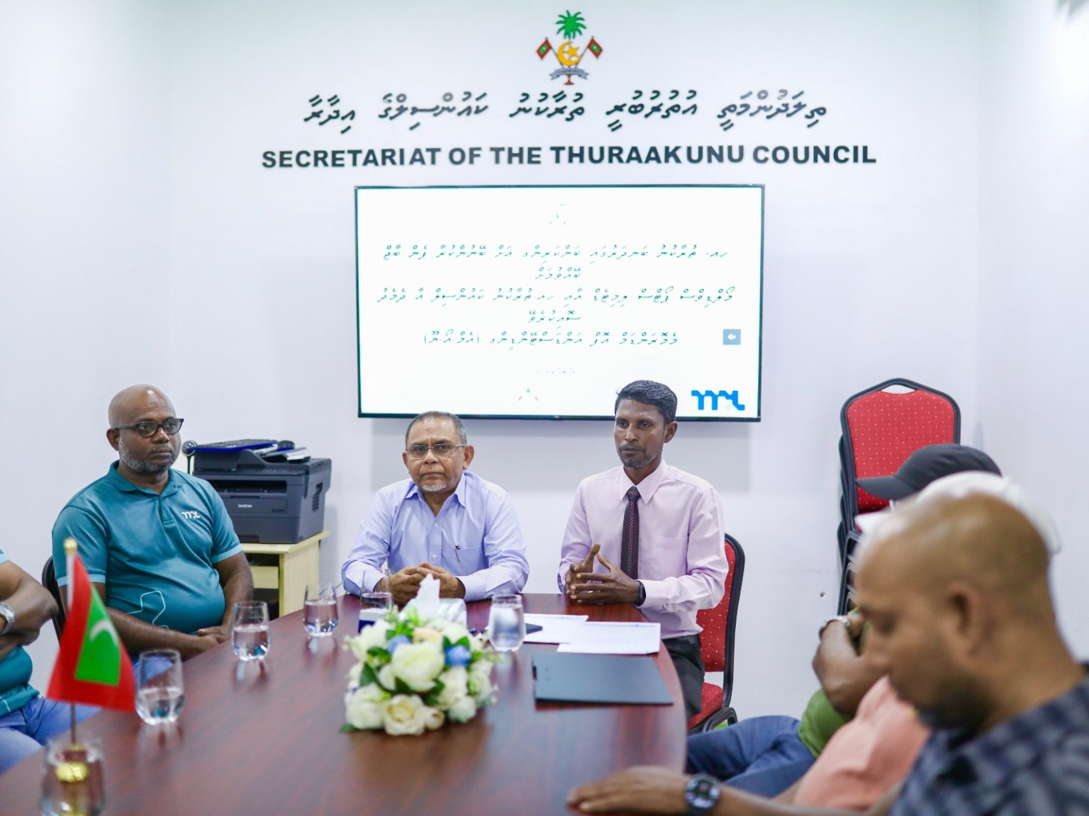 ފެން ބާޖް ތުރާކުނުގައި ބޭއްވުމަށް ރަށު ކައުންސިލާއެކު އެމްއޯޔޫއެއްގައި ސޮއިކޮށްފި