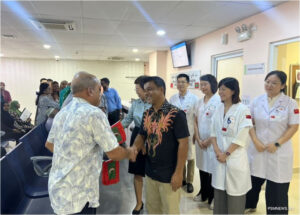 ޗައިނާގެ ލޮލުގެ ޑޮކްޓަރުންގެ ޓީމުން ތިން ދުވަހުގެ ތެރޭގައި 60 އަށްވުރެ ގިނަ ސާޖަރީ ހަދާފައިފި