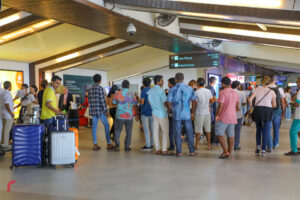 ވެލާނާ އިންޓަނޭޝަނަލް އެއާޕޯޓުގައި ހިނގި ހަމަނުޖެހުމެއްގެ މައްސަލަ ފުލުހުން ބަލަން ފަށައިފި