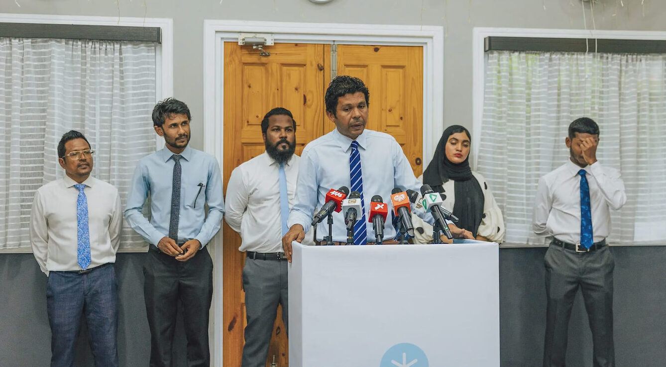 ދަ ޑިމޮކްރެޓްސްއިން މިނިވަން ބަހުސް އަލުން ފަށަނީ